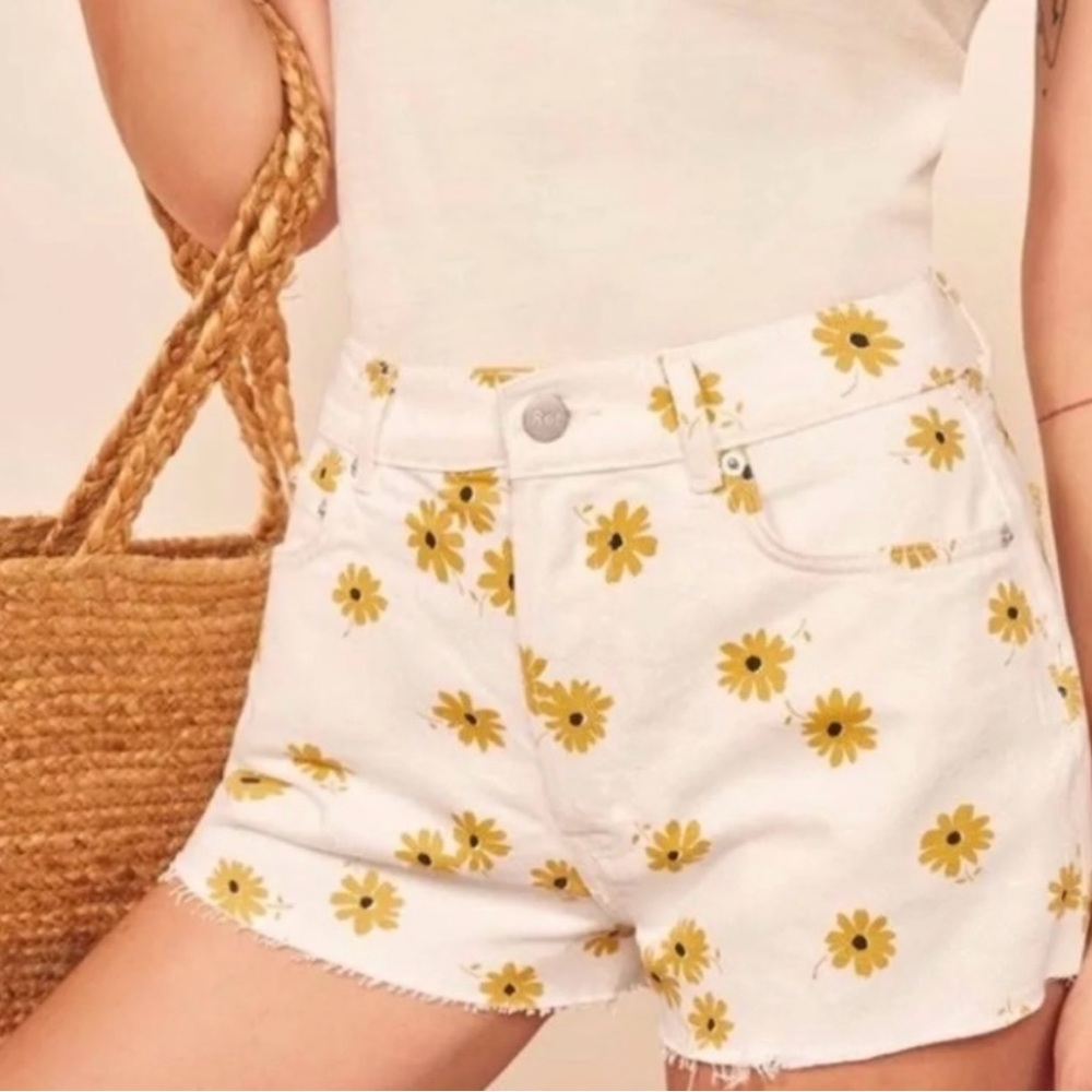 Reformation Daisy Shorts Organic Cotton High Rise in Dazed White Yellow Size 27